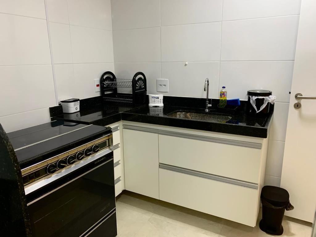 Apartamento Praia Dos Anjos 2 Vagas De Garagem E Ar-Condicionado Араял до Кабо Екстериор снимка